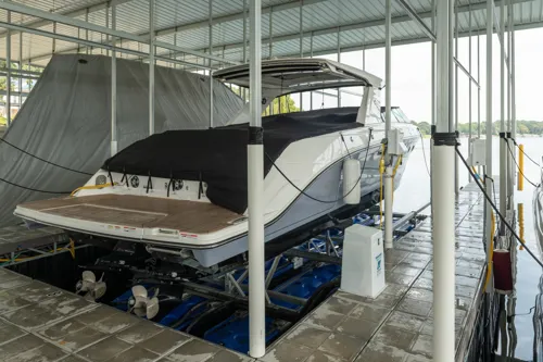 Pull-In vs Back-In Boat Lifts: What to Choose | HydroHoist