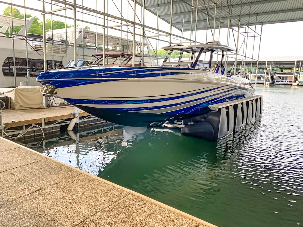 center-console-boat-lifts_1000.jpg
